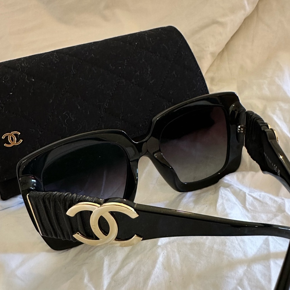 CHANEL Sunglasses
